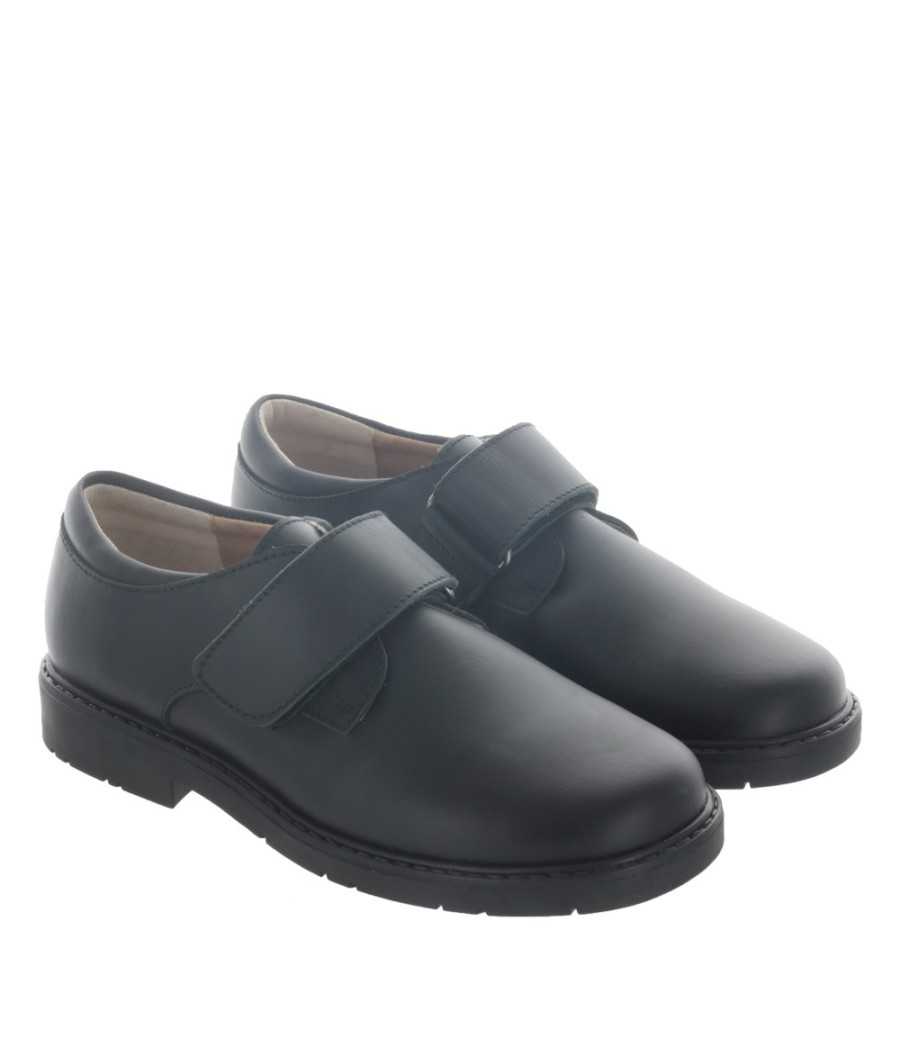 Zapato colegial con velcro de piel y color negro |Manuela de Juan Zapato colegial con velcro de piel y color negro |Manuela de Juan
