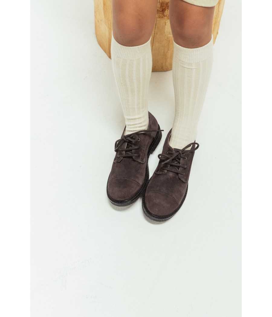 Zapato con cordones en serraje marrón| Manuela de Juan