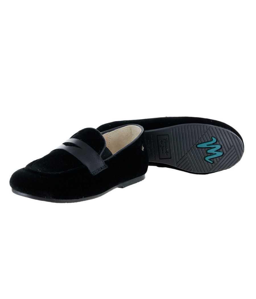 Zapato slip-on en terciopelo negro|Manuela de Juan