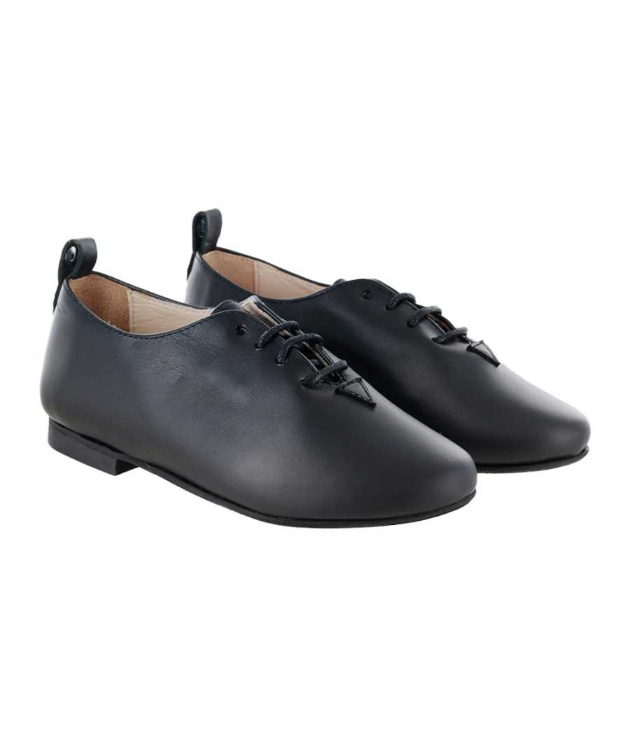 Zapato con cordones en piel negro| Manuela de Juan Zapato con cordones en piel negro| Manuela de Juan