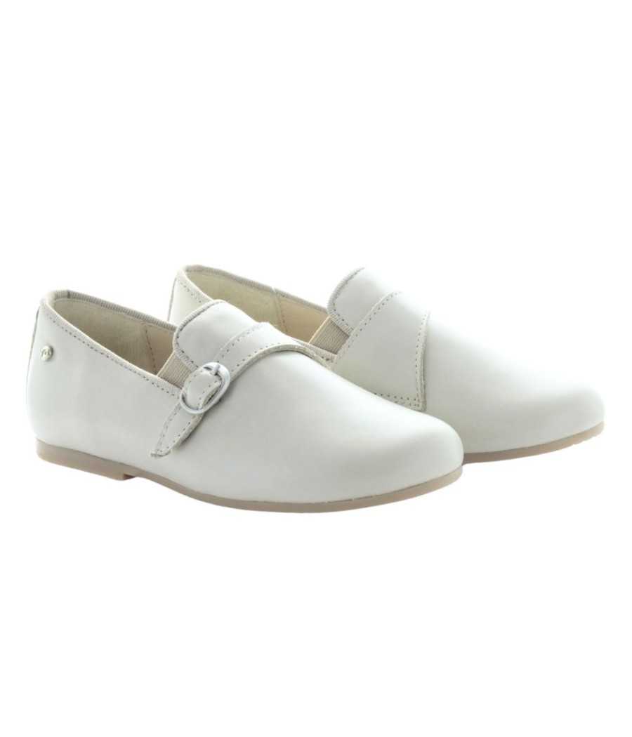Cesar beige leather slip-on shoes| Manuela de Juan Cesar beige leather slip-on shoes| Manuela de Juan